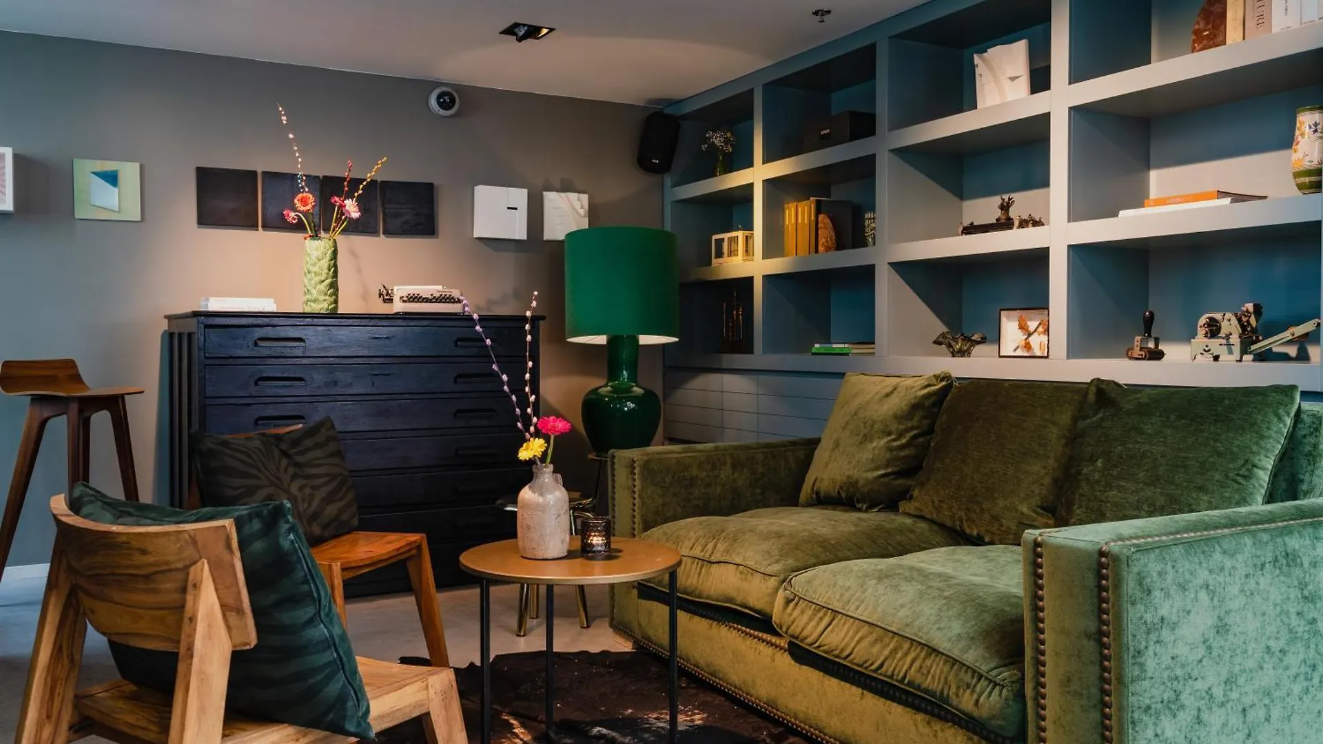 Hotel De Hallen Amsterdam 4*,