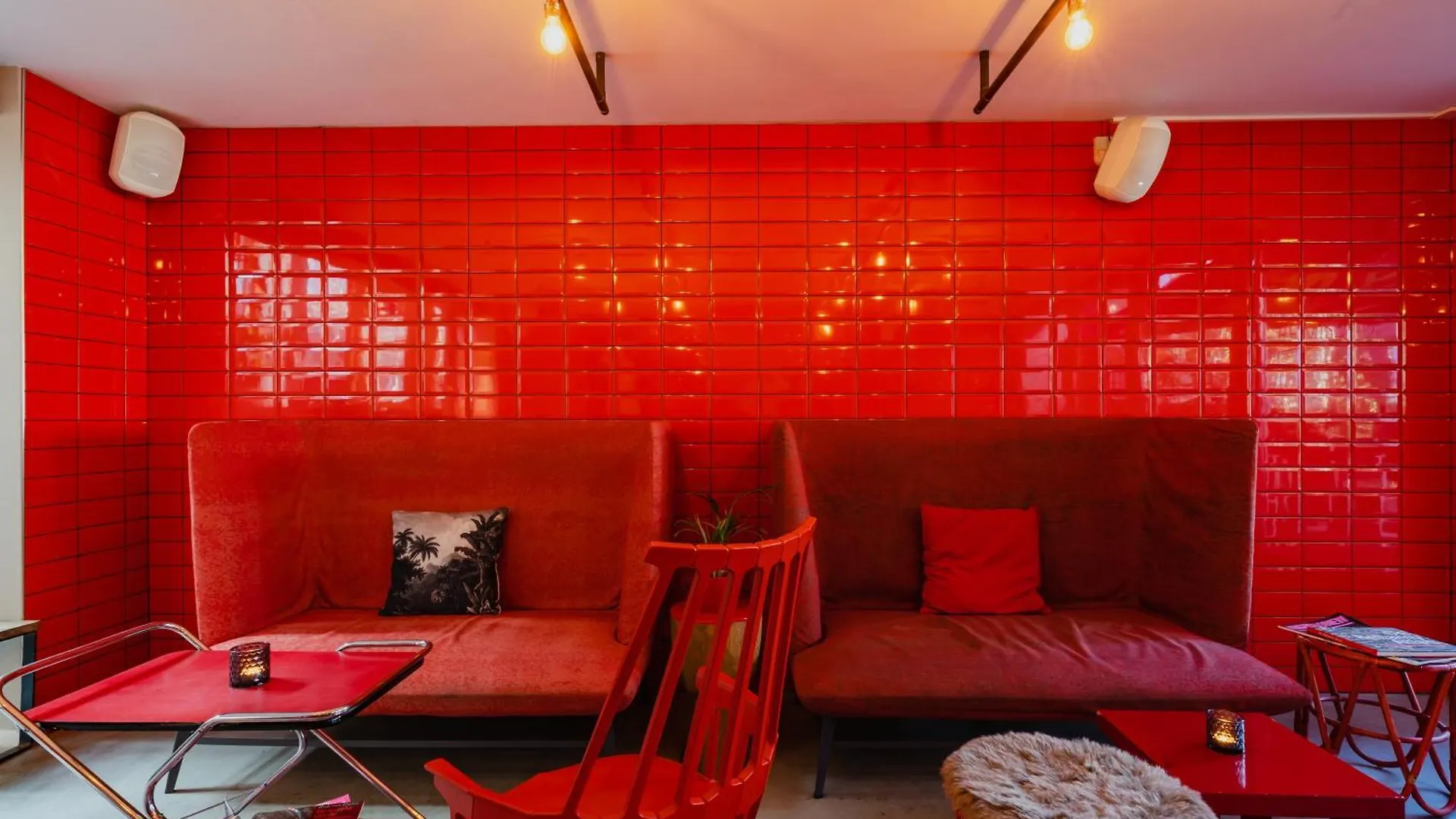 Hotel De Hallen Amsterdam 4*,