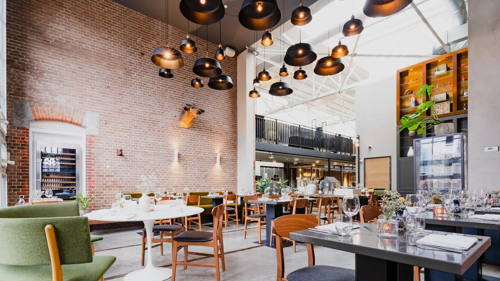 Hotel De Hallen Amsterdam 4*,