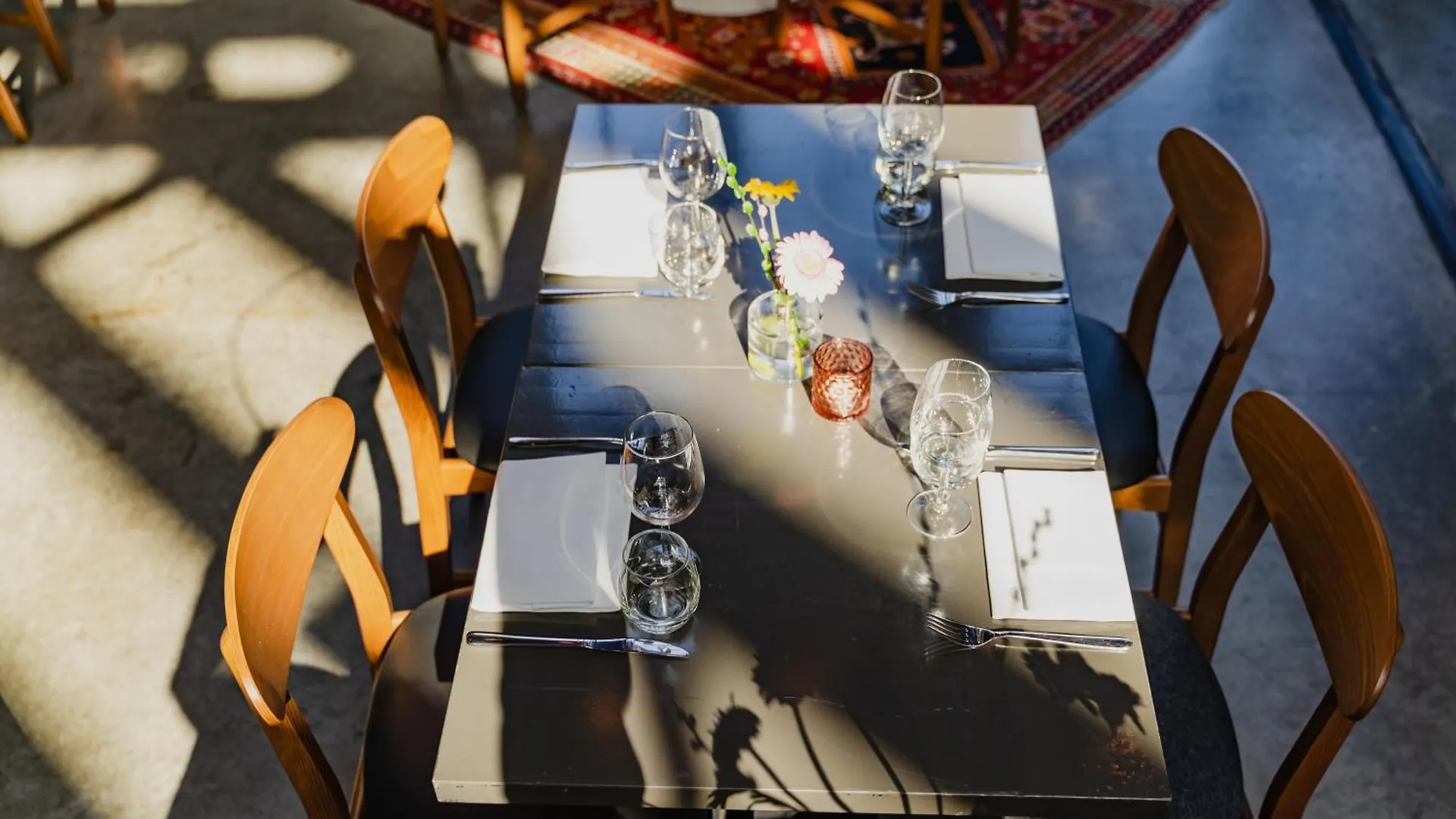 Hotel De Hallen Amsterdam 4*,  Holandia